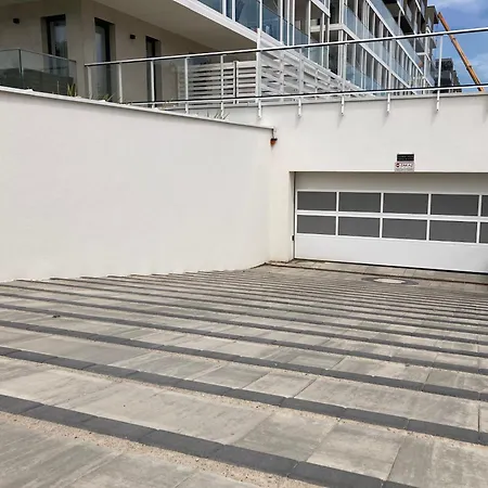 Blue Prestige Przy Plazy